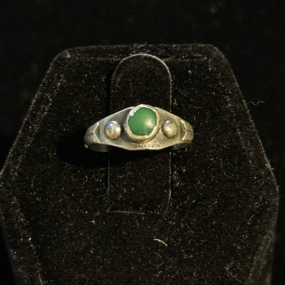Vintage Jewelry - Vintage Native American Turquoise Sterling Silver Ring
